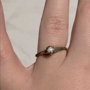 Silver pearl ring with real pearl